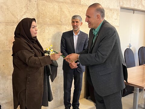 دیدار سرپرست بهزیستی استان فارس با کارکنان فرزند شاهد به مناسبت گرامیداشت مقام ایثار و فداکاری