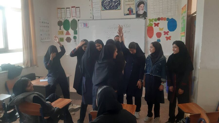 زرین دشت|اجرای طرح «مانا» در مدرسه شهید احمدی روشن روستای گلوگاه