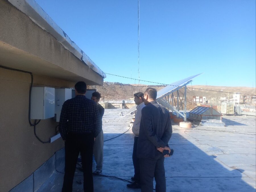 پنل‌های خورشیدی در اداره بهزیستی دیواندره نصب شد/گامی در راستای بهره‌وری انرژی