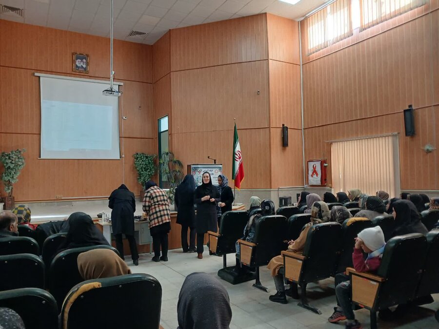کارگاه آموزش مهارت‌های زندگی با هدف توانمندسازی شهروندان در تویسرکان برگزار شد