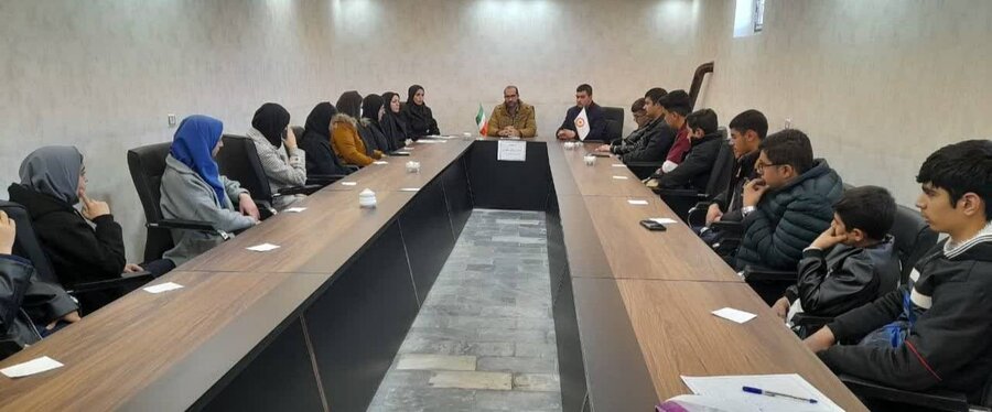 تشکیل پارلمان دانش‌آموزی در بهزیستی شهرستان چالدران