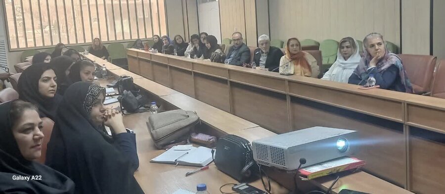 دوره آموزشی تخصصی "هوش مصنوعی در روانشناسی" ویژه روانشناسان و مشاوران برگزار شد دوره آموزشی تخصصی "هوش مصنوعی در روانشناسی" ویژه روانشناسان و مشاوران برگزار شد