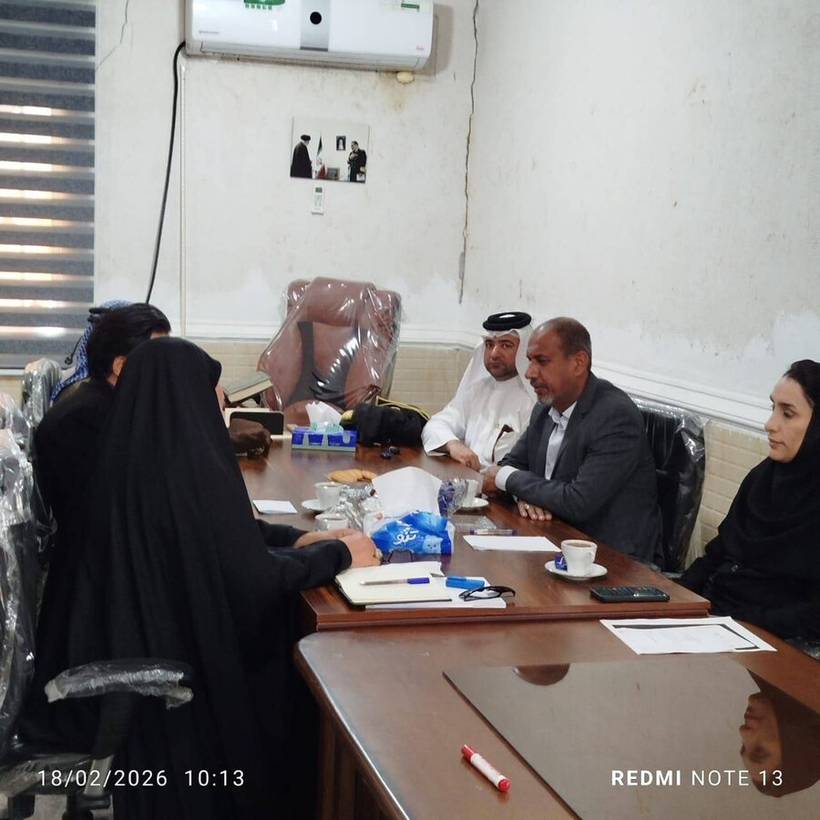 نشست سرپرست بهزیستی آبادان  با مؤسسه کارساز و خیرین برای توسعه حمایت‌های مردمی