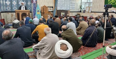 طالقان | برگزاری میز خدمت در دومین روز از ماه مبارک رمضان