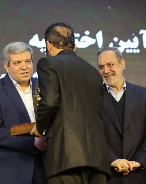 درخشش خیریه سبحان سقز در جشنواره ملی نشان نیکوکاری