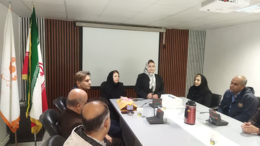 آیین تجلیل از خدمات همکار بازنشسته در بهزیستی سنندج برگزار شد