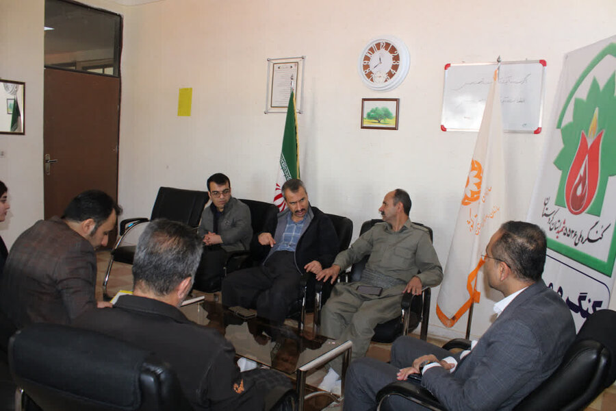 جلسه هماهنگی پویش «مثبت ماه» و برنامه «ضیافت شبی با محرومین» در بهزیستی دیواندره برگزار شد