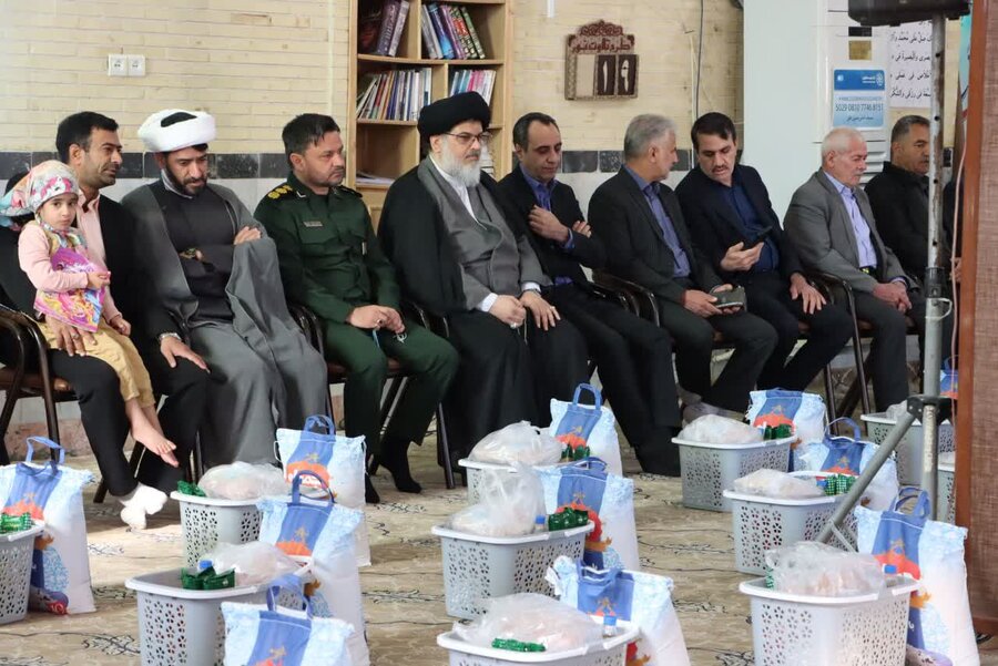 به مناسبت فرارسیدن ماه مبارک رمضان، مجمع خیرین میعاد اقدام به توزیع ۵۰۰ بسته معیشتی میان خانواده‌های نیازمند کرد