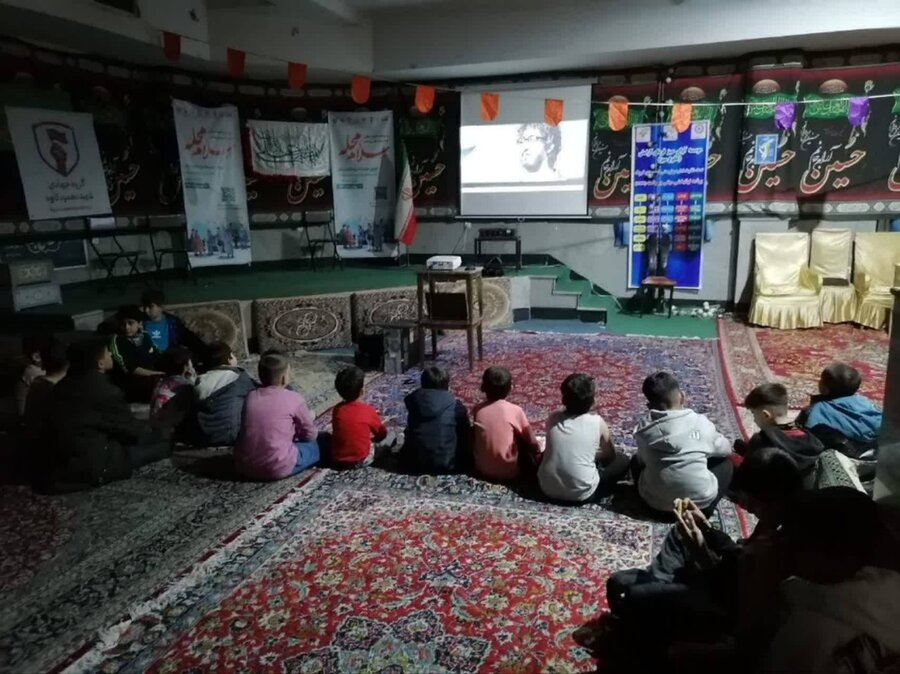 قرچک l اکران فیلم «صرف شام» در محله کرامت گلشهر