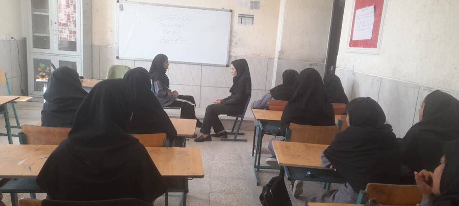 زرین دشت|اجرای جلسه اول طرح «خاتم» در مدرسه شهید صادقپور شهر شهرپیر