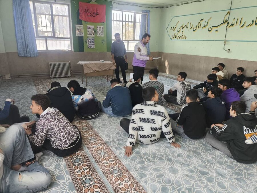 پاکدشت | کلاس‌های آموزشی پیشگیری از اعتیاد و شناخت مواد مخدر در مدارس سطح شهرستان