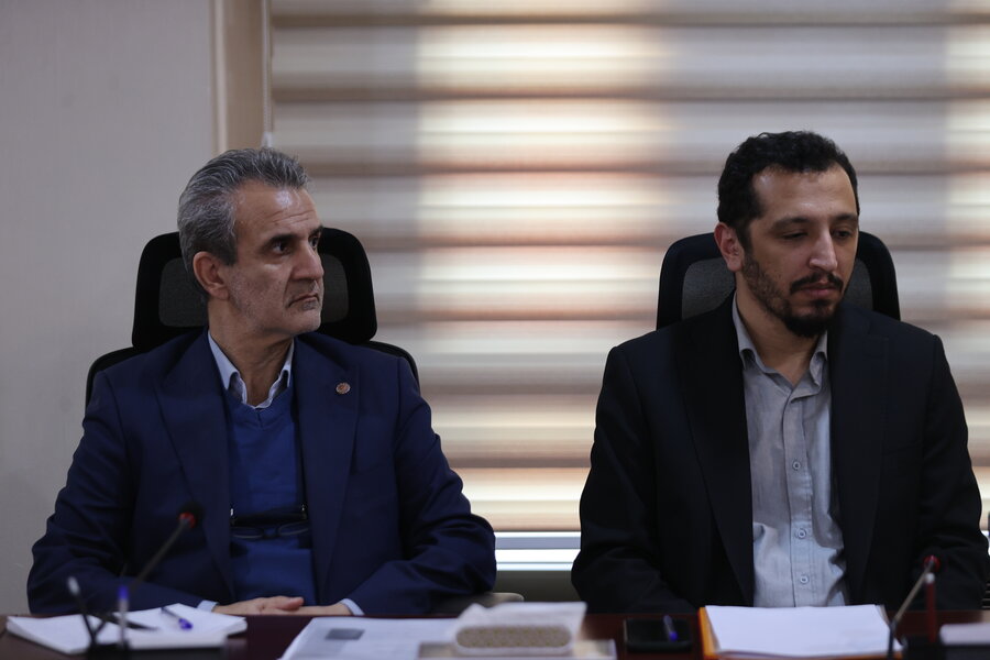 نشست با ستاد اجرایی فرمان امام (ره)