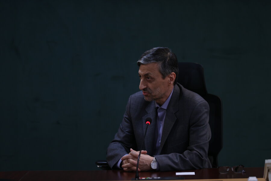 نشست با ستاد اجرایی فرمان امام (ره)