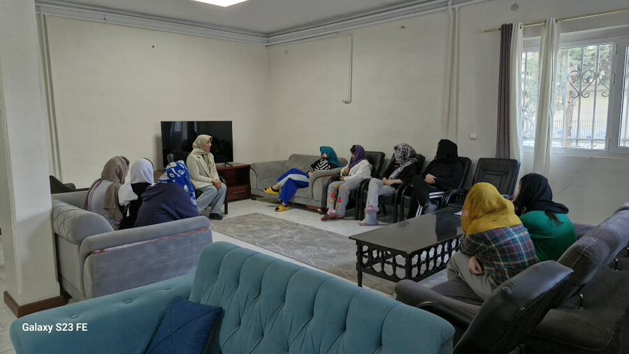 شمیرانات |دیدار و گفتگوی صمیمی زهرا کاشانی با دختران مرکز آصف با محوریت "مفهوم خدا در زندگی"