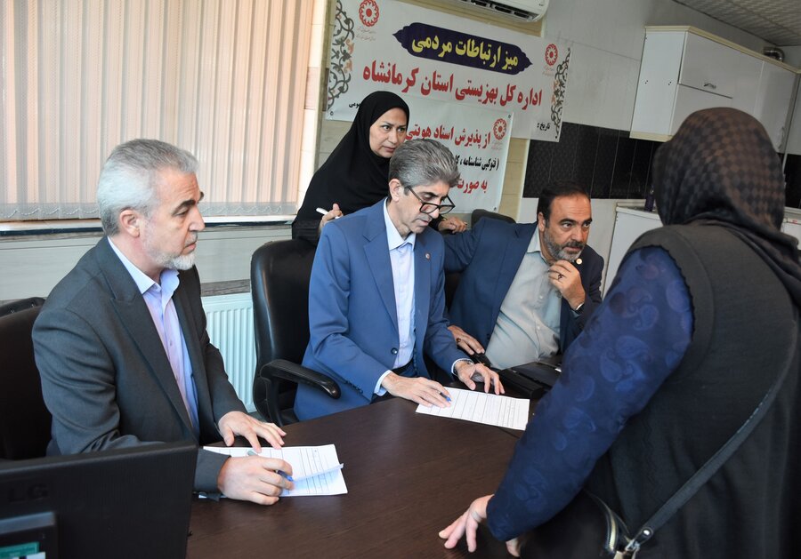 میز ارتباطات مردمی