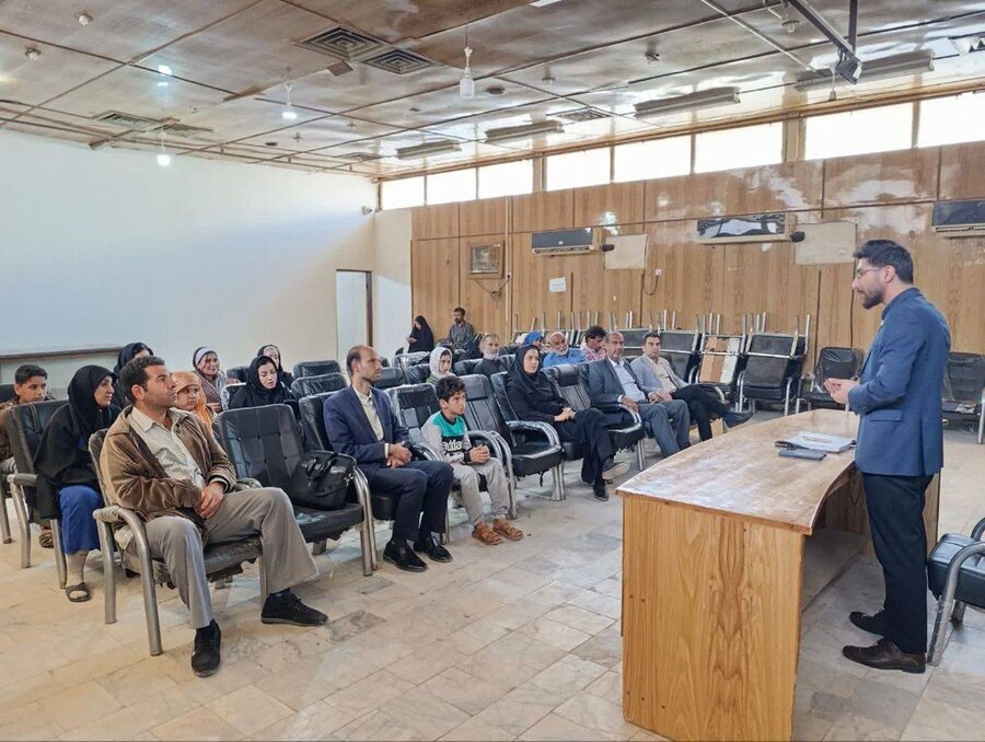 برگزاری جلسه بررسی وضعیت کودکان بازمانده از تحصیل در  بهزیستی آبادان