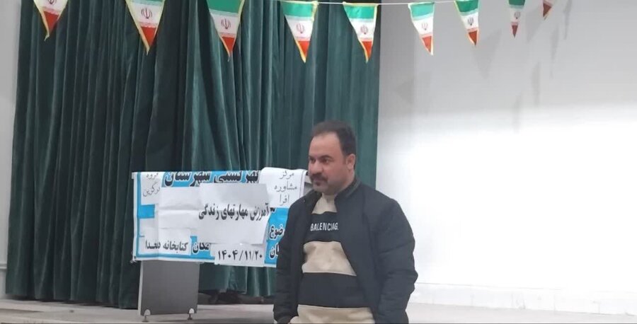 بازدید مسئول نمایندگی خدمات بهزیستی درگزین از کارگاه مهارت‌های زندگی ویژه زنان سرپرست خانوار