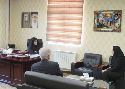 در راستای طرح تکریم ارباب رجوع و ولی نعمتان بهزیستی/ملاقات مردمی مدیرکل بهزیستی البرز با جمعی از جامعه هدف محترم برگزار شد