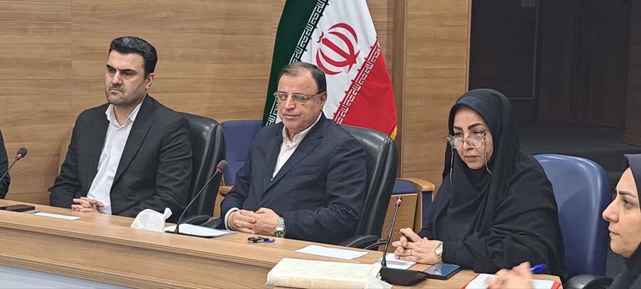 سالمندان گنجینه های جامعه هستند و به عنوان یک سرمایه به آنها توجه شود