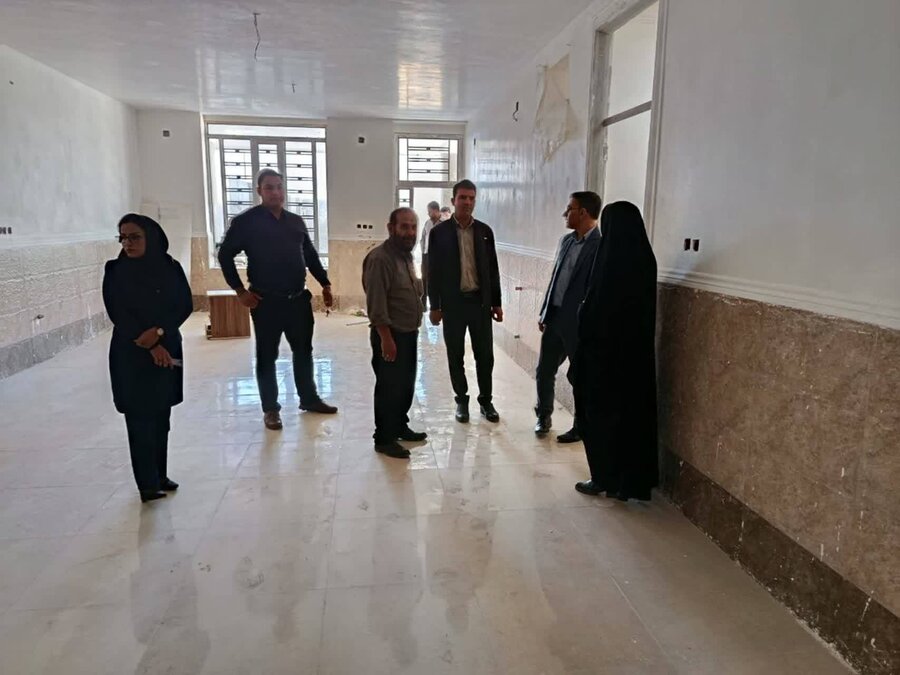 فیروزآباد|بازدید مسئولین بهزیستی فیروزآباد از فضای فیزیکی مرکز TC (اجتماع درمان مدار) در میمند فیروزآباد 