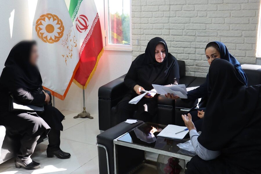 مدیرکل بهزیستی بوشهر در میز خدمت: رسیدگی فوری به درخواست‌های مردمی اولویت ماست