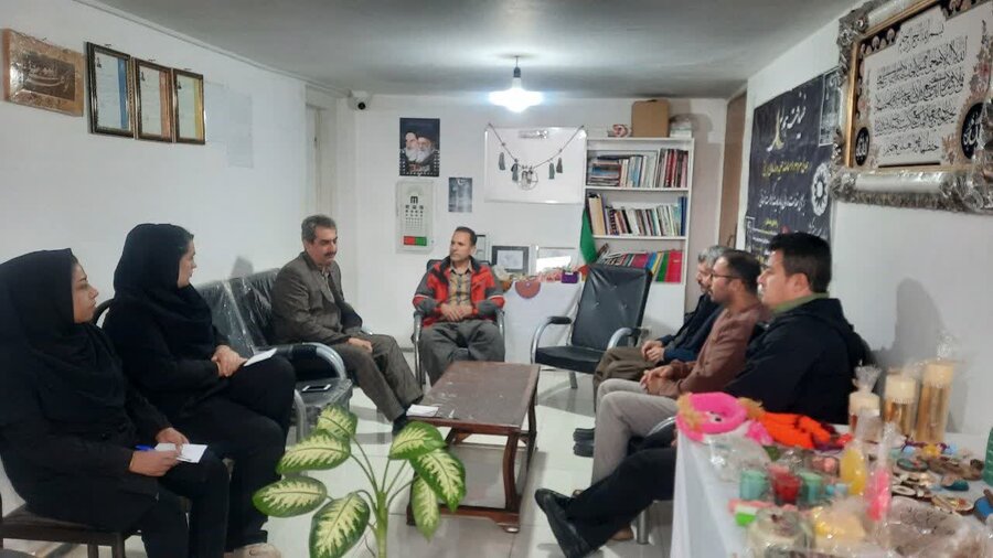 دیدارهای هم اندیشی رییس بهزیستی سقز با خیرین محلات سطح شهر برگزار شد 