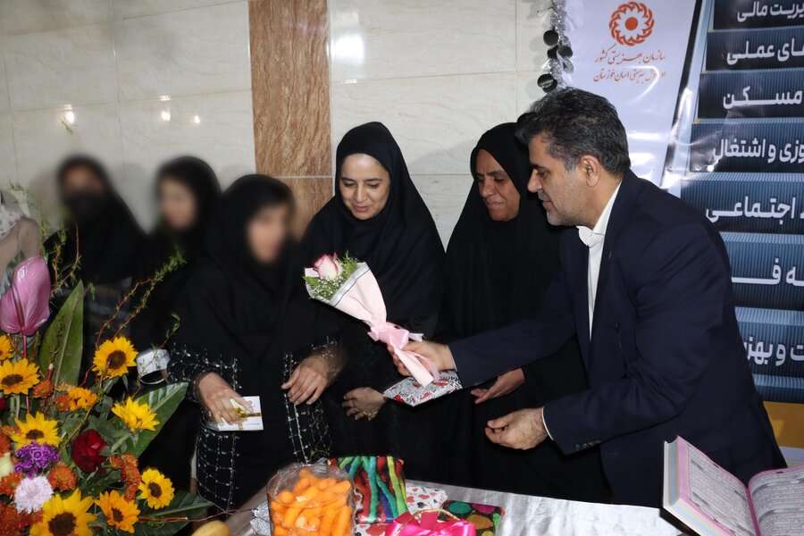 آیین رهسپاری فرزندان تحت پوشش بهزیستی اهواز به زندگی مستقل 