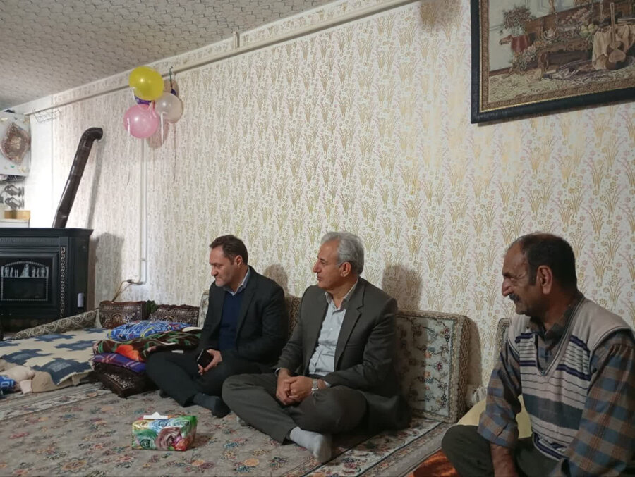 بازدید از خانواده‌های دارای چهار فرزند در راستای اجرای طرح «جوانی جمعیت»
