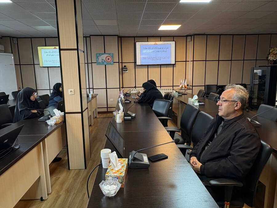 محفل انس با قرآن کریم کارکنان اداره کل بهزیستی استان کردستان برگزار شد
