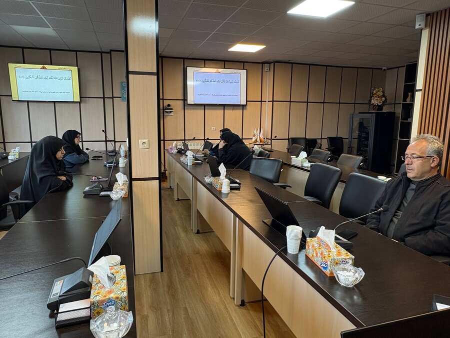 محفل انس با قرآن کریم کارکنان اداره کل بهزیستی استان کردستان برگزار شد