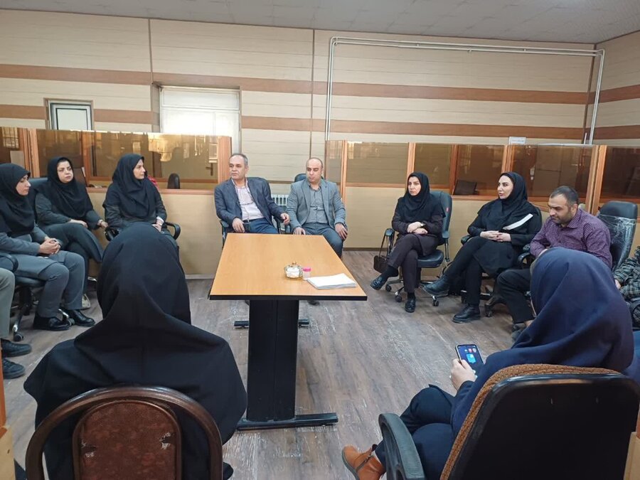 بررسی راهکارهای ارتقای کیفیت خدمات خط ۱۴۸۰ در نشست مشترک معاونت سلامت اجتماعی بهزیستی قزوین