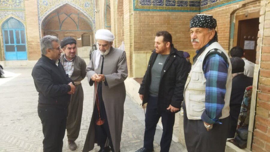 میز خدمت بهزیستی سنندج در مسجد جامع برگزار شد