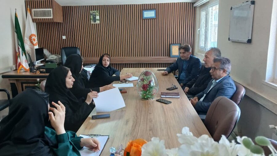 نشست هماندیشی بهزیستی سنندج با محوریت پویش «مثبت ماه» برگزار شد