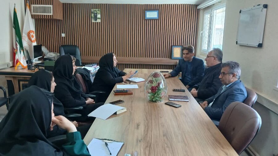 نشست هماندیشی بهزیستی سنندج با محوریت پویش «مثبت ماه» برگزار شد