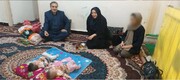 بازدید از خانواده‌های دارای فرزند چندقلو در دزفول به مناسبت هفته ملی جمعیت