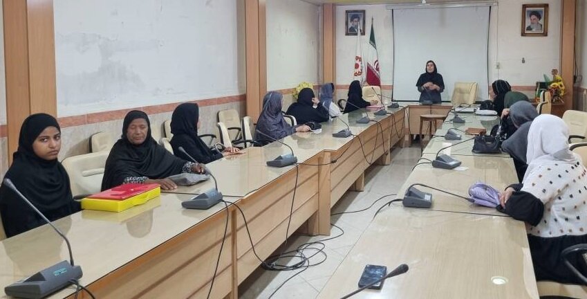 بندرلنگه | برگزاری آموزش فرزند پروری با محوریت رفتار جراتمندانه والدین با نوجوانان 