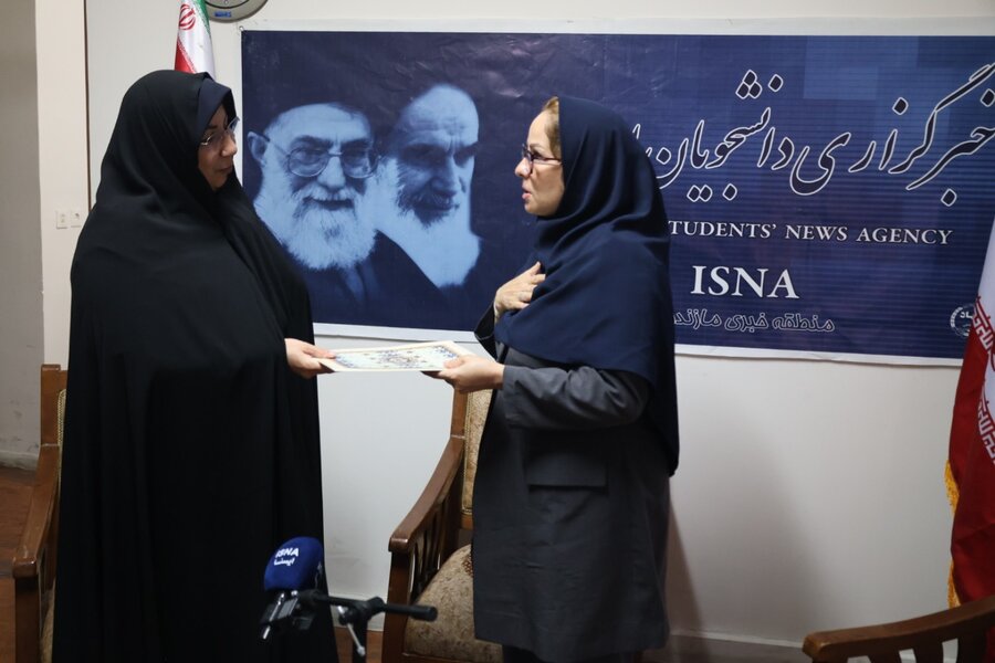 مدیرکل بهزیستی مازندران با حضور در خبرگزاری ایسنا، روز خبرنگار را گرامی داشت