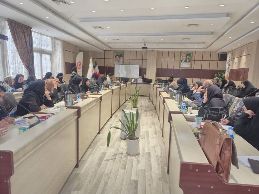 برگزاری جلسه آموزشی طرح ها و برنامه های دفتر امور خانواده و زنان بهزیستی گلستان
