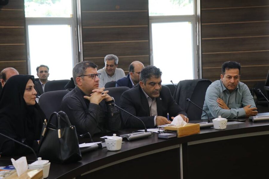 نخستین جلسه شورای سالمندان آذربایجان‌غربی با محوریت «دهکده سالمندی» برگزار شد