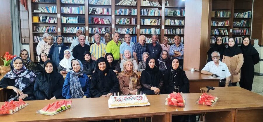 تکریم سالمندان مرکز مهرگان با برگزاری جشن تولد