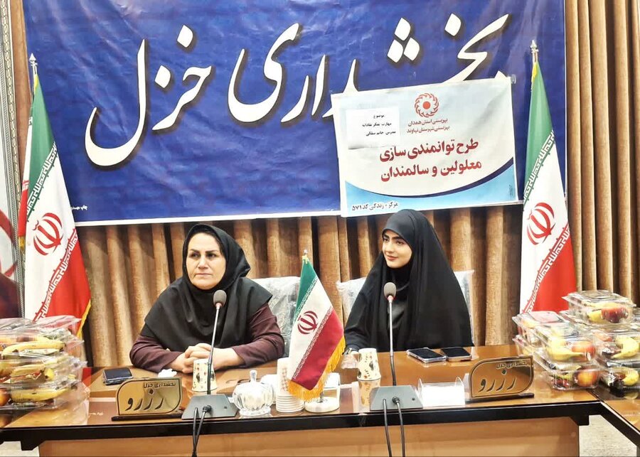 بازدید از روند اجرای طرح توانمندسازی سالمندان و افراد دارای معلولیت در نهاوند
