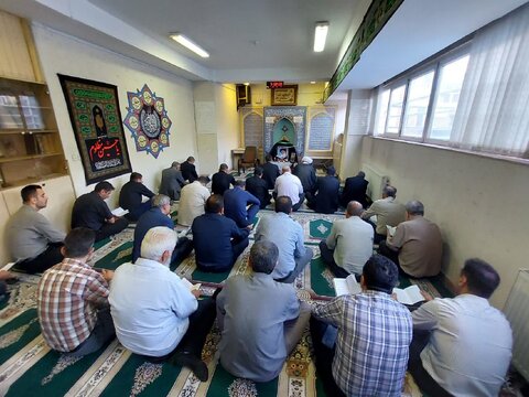 آذر-شرقی.