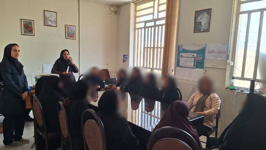 سروستان | برگزاری نشست توجیهی خانواده های توانخواهان در مرکز طلوع مهر