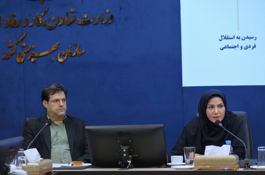 نشست هم اندیشی نهاد های حمایتی درخصوص مدل های توسعه کسب کار