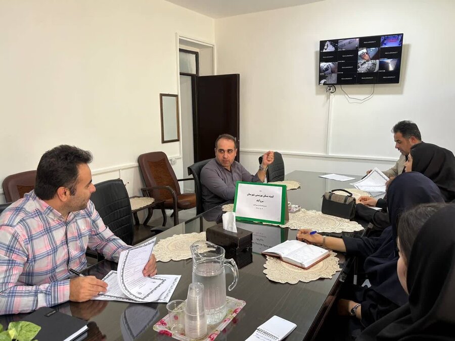 تأمین مسکن جامعه هدف بهزیستی سروآباد در نشست مشترک با بنیاد مسکن بررسی شد