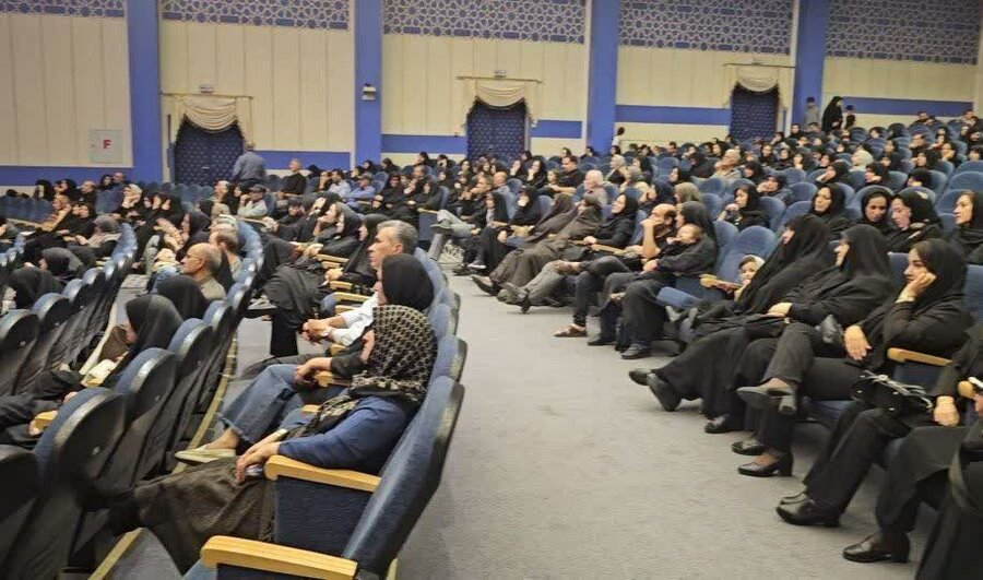 نجف آباد| ویژه برنامه «درس‌های عاشورا برای زیستن امروز» در نجف آباد برگزار شد