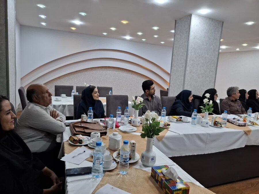 کارگاه آموزشی «مداخله در رفتارهای خودآسیب‌رسان»  درسیرجان برگزارشد