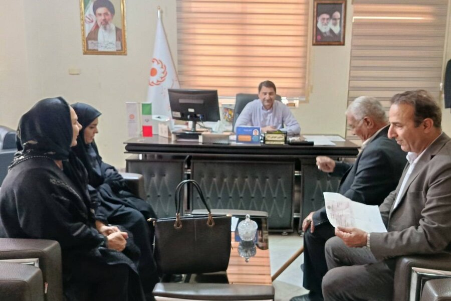 جلسه ملاقات مردمی مدیرکل بهزیستی لرستان با جامعه هدف