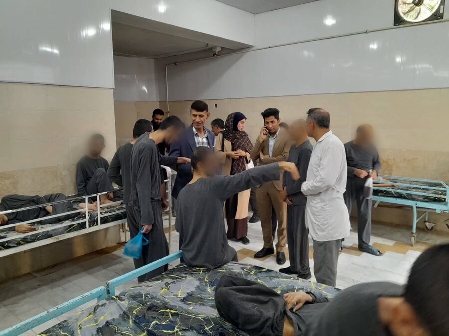 فسا | بازدید معاون امور دانشجویی و فرهنگی دانشگاه علوم پزشکی شهرستان فسا و هیئت همراه از مرکز شبانه روزی توانبخشی امیرالمومنین علیه السلام تحت نظارت ا