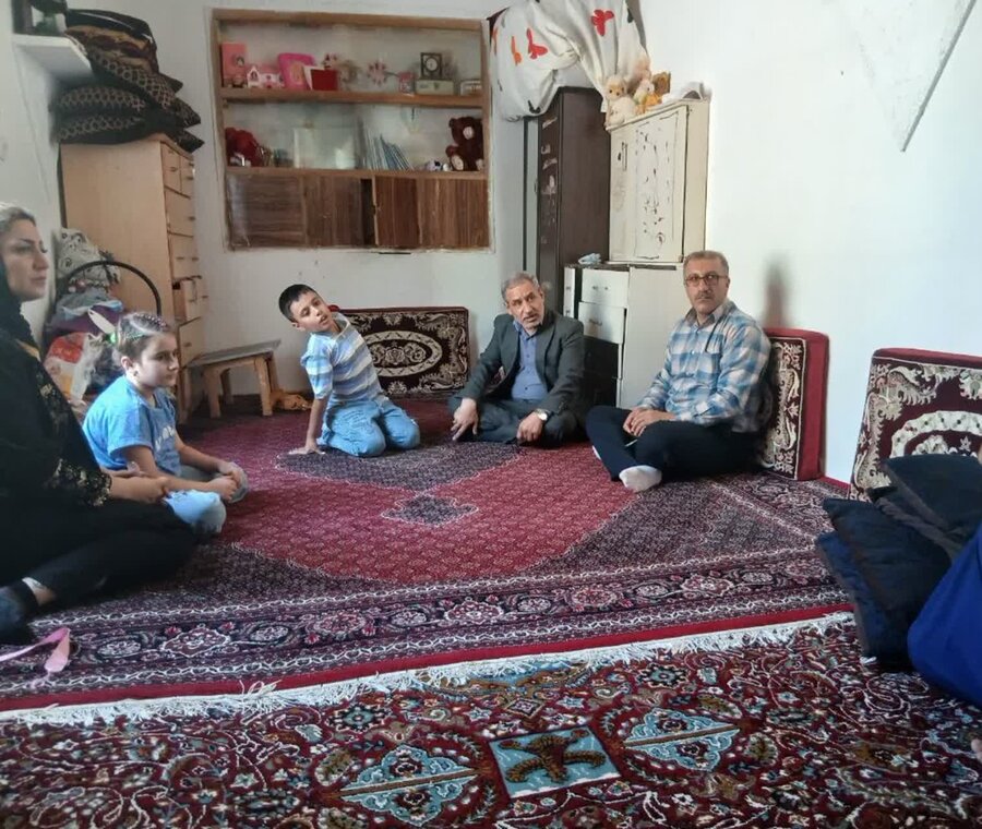 مدیرکل بهزیستی کردستان از خانوادههای دارای معلولیت در دهگلان سرکشی کرد